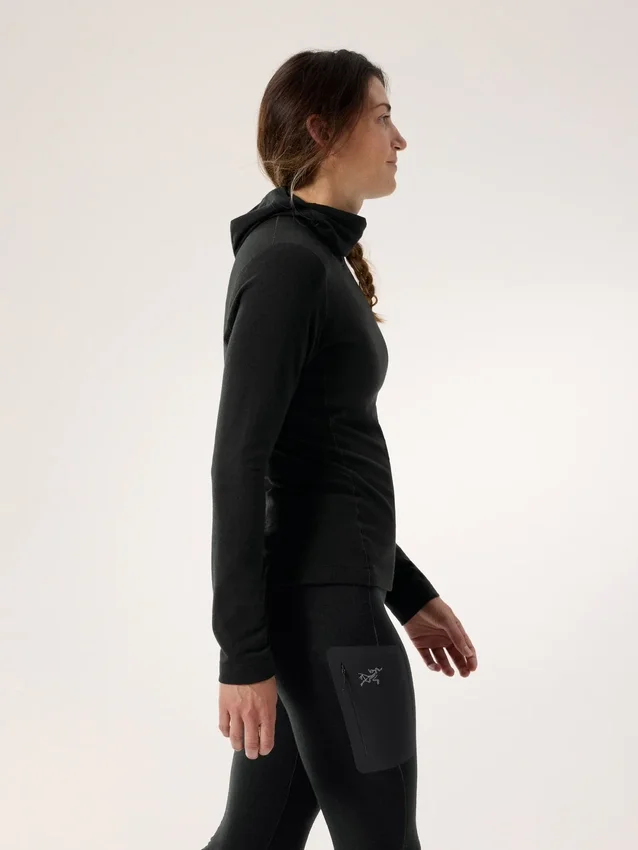 Felpa con cappuccio da donna in lana merino Satoro