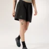 Pantaloncini in pile Emblem da donna, 6"