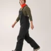 Pantaloni con bretelle Sentinel da donna