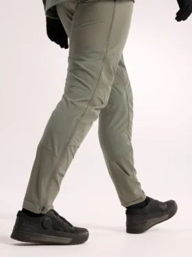 Pantaloni Rhoam da donna